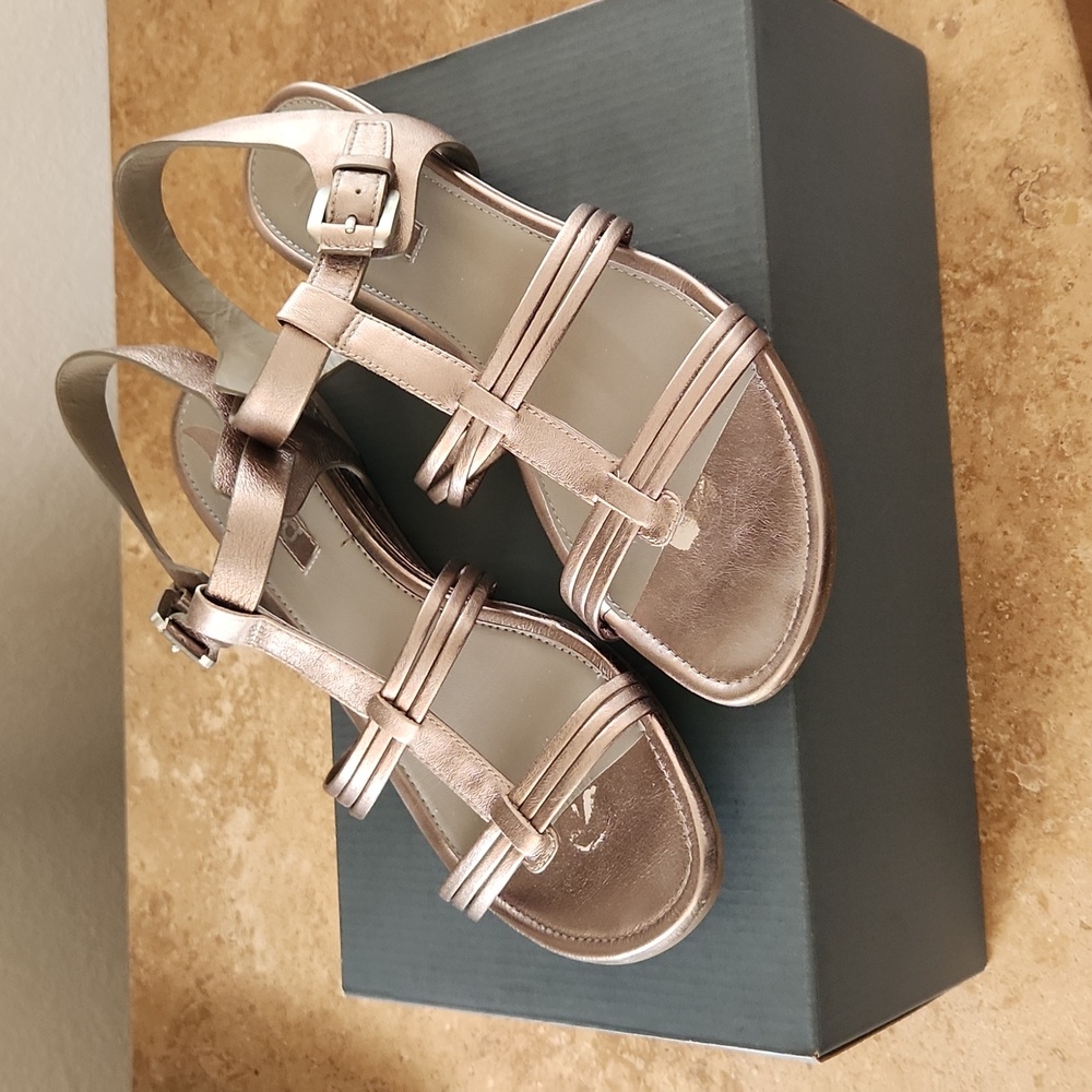 Women's Gold Ecco Sandals Size 40 (9-9.5)